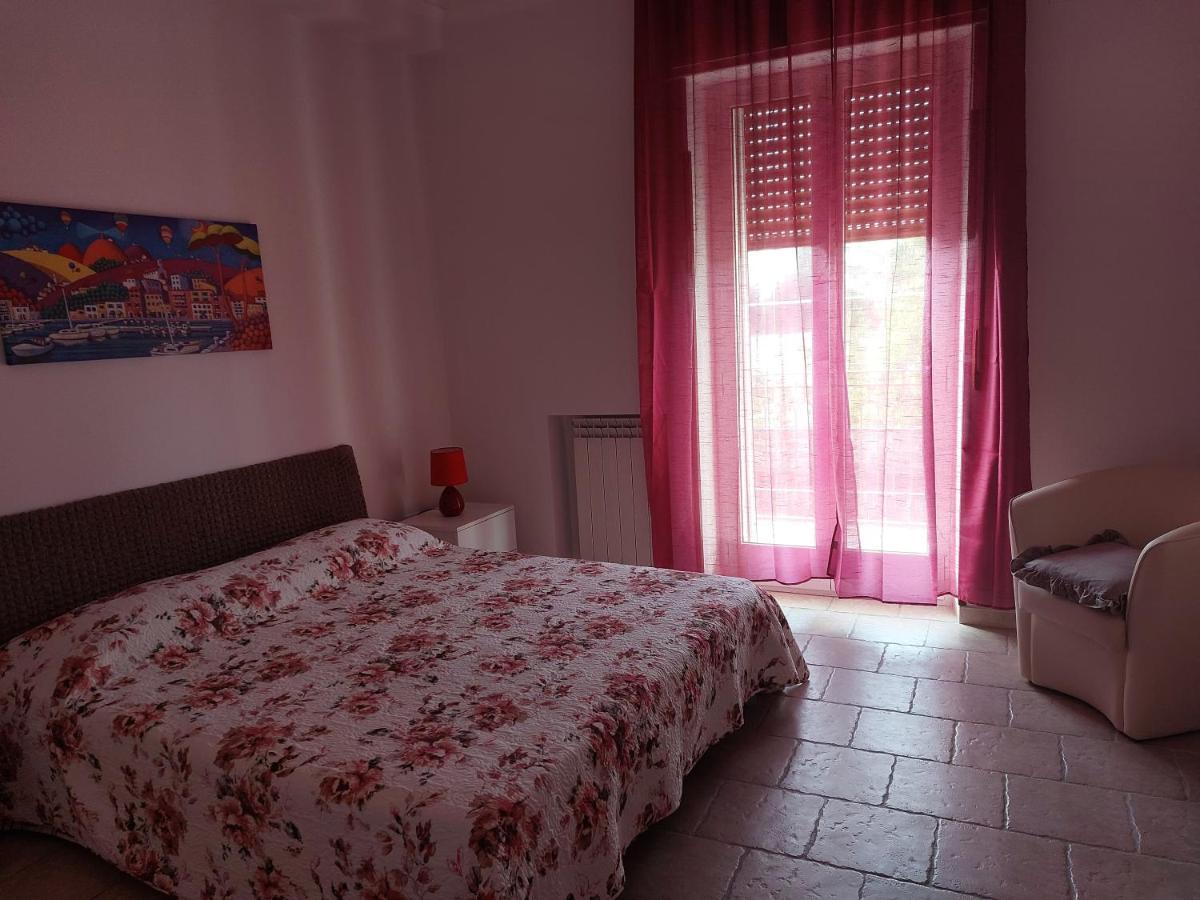 Marina Apartments Tarente Buitenkant foto